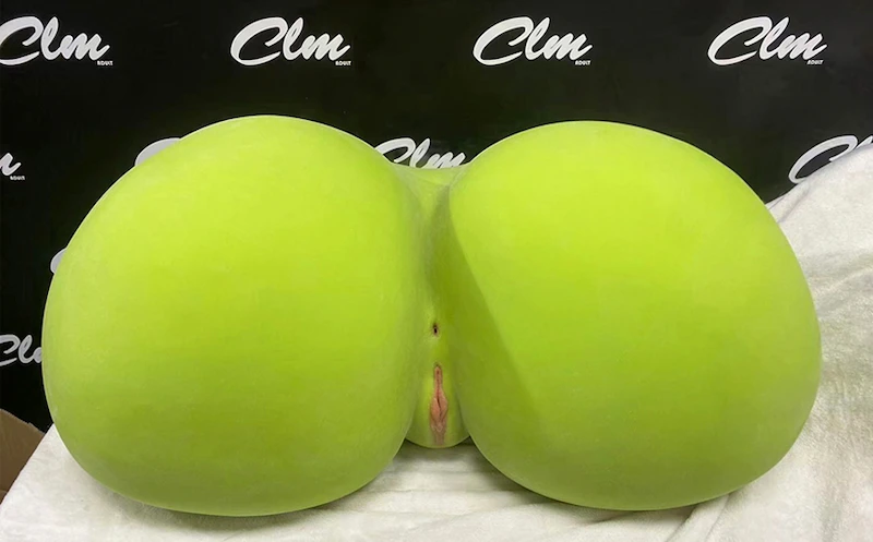 Big-butt-sex-toy-r3-green-anus-and-vagina-display