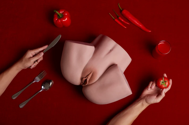 Butt-torso-toy-r4-black-dinner-preparation-ritual