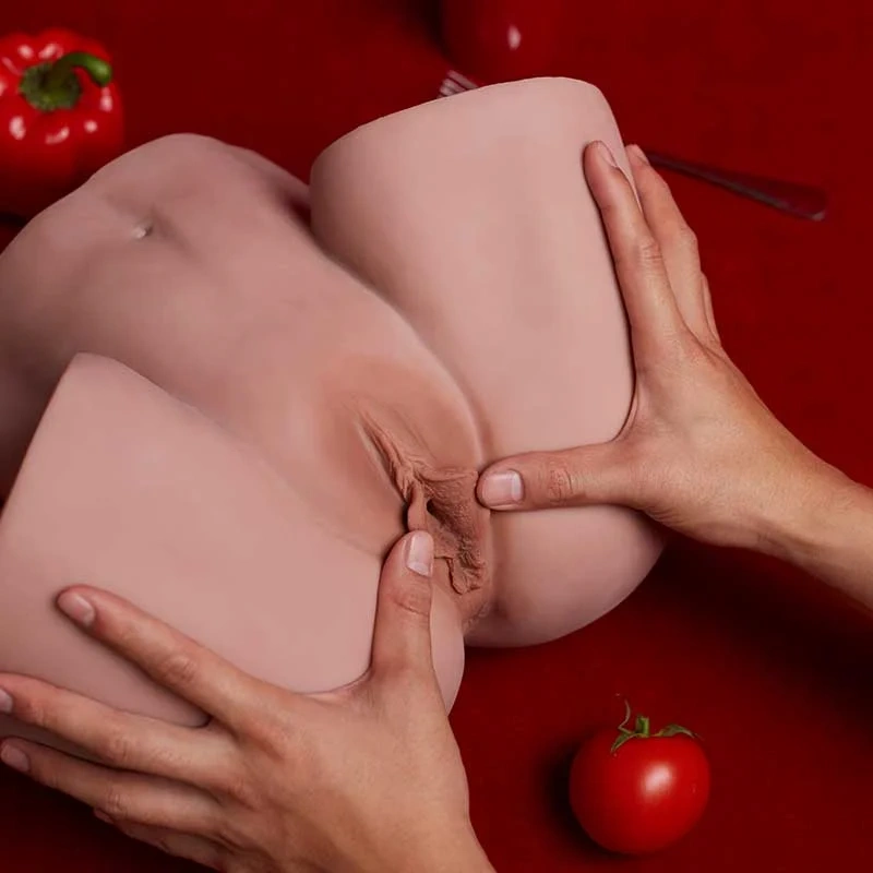 Big-butt-sex-torso-r4-black-both-hands-caressing-vulva