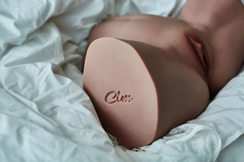 Realistic-butt-sex-torso-r5-black-side-detail-display