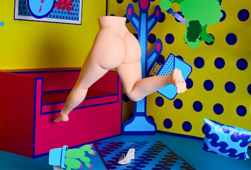 Big-butt-sex-toy-fat-legs-yellow-back-jump-display