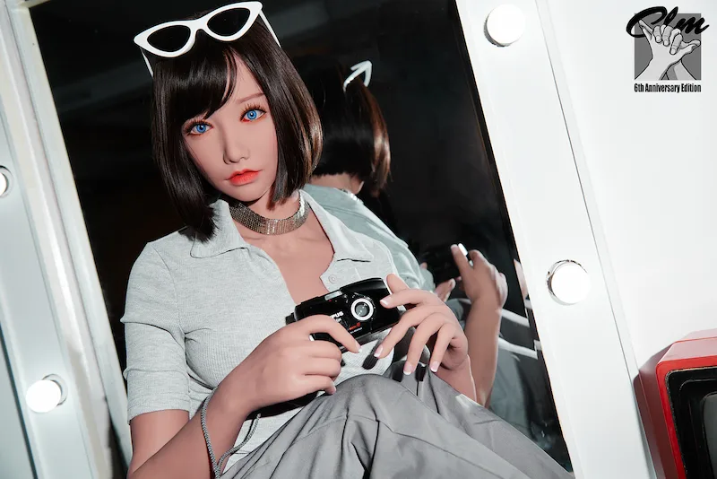 Lifelike-sex-doll-ad15892b-fukada-photography-holding-camera-display