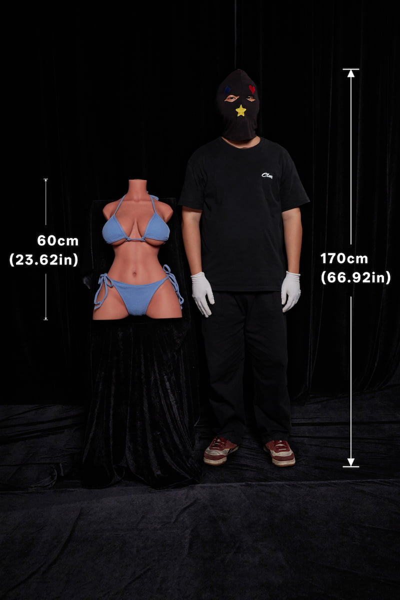 ULW662#Hedia: A front-view size comparison showing the 60cm headless half-body doll alongside a 170cm adult male, providing a clear visual reference for its compact scale and physical proportions.