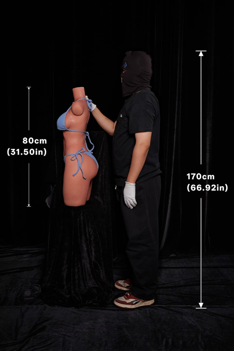 ULW 882# Livia: This side-view comparison clearly shows the proportions of the 80cm half-body torso against a 170cm human, highlighting its exceptionally deep, thick profile and voluminous, firm curves.