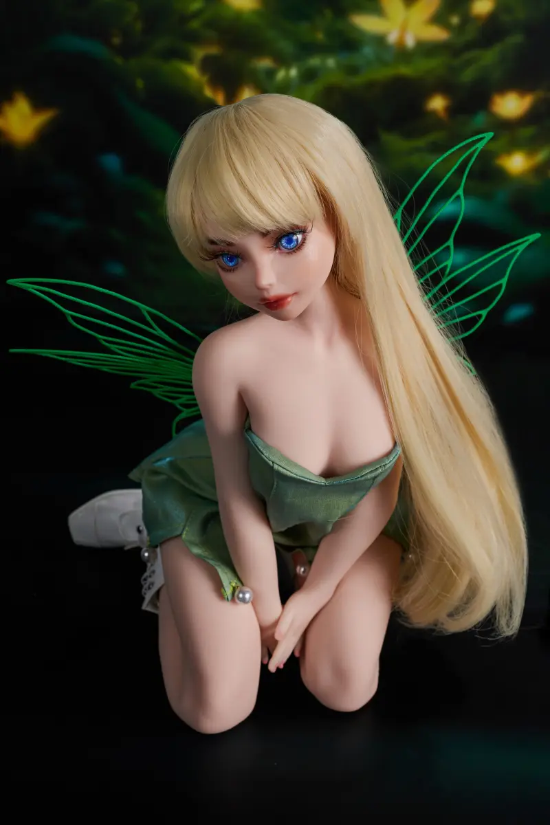 Mini Fairy Fantasy Sex Doll Holly – Cinnamon Skin Kneeling Pose Upper Body Close-Up with Long Blonde Hair | CLM Classic