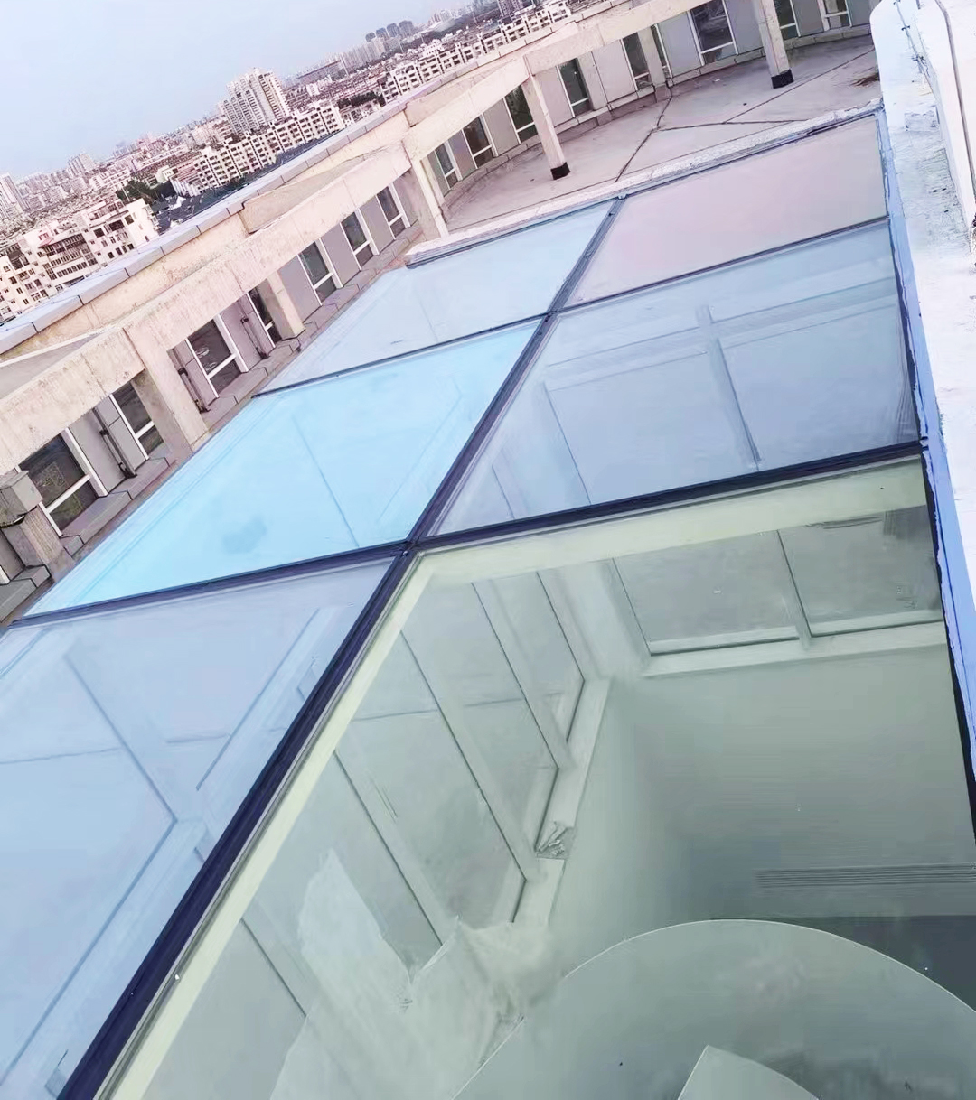 အပူချိန်ထိန်း (thermotropic) အရောင်တင် ဖန်ခွက်