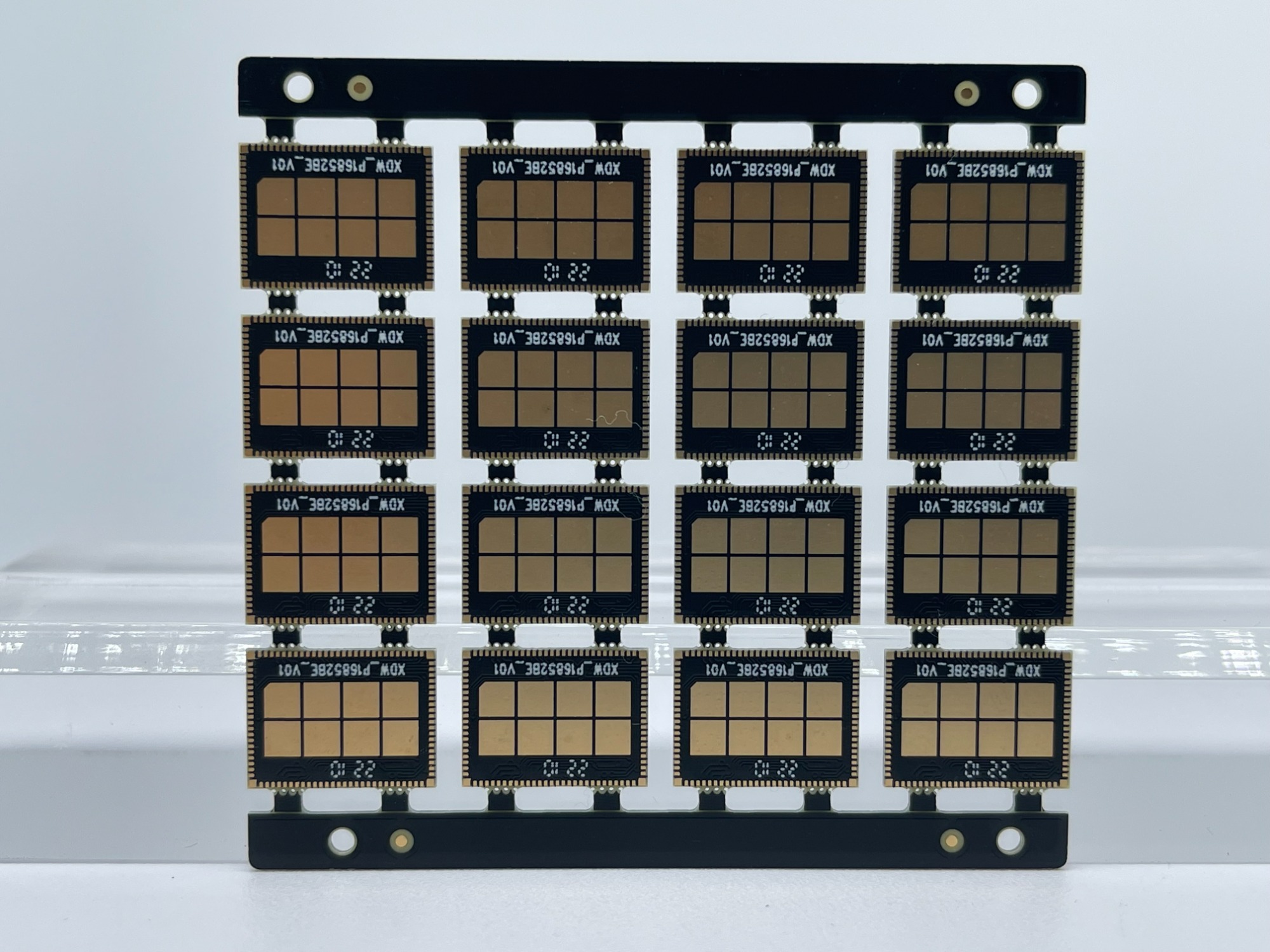 High frequency PCB Rogers pcb manufacturer RO3003g2 Dk of 3.00 +/- .04 pcb fabrication rogers rf material