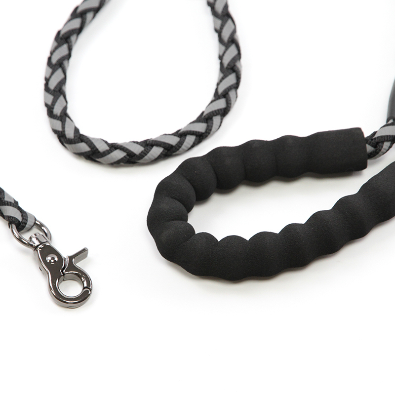 定制反光狗牵引绳 1.5-2.5m 长带反光宠物牵引绳绳涤纶宠物狗牵引绳带钩泡沫手柄