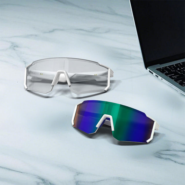 AI Smart Glasses – Bluetooth 5.4, Real-Time Translation, Remote Photo Capture, Voice Assistant, UV400 Outdoor Eyewear RC-SG002