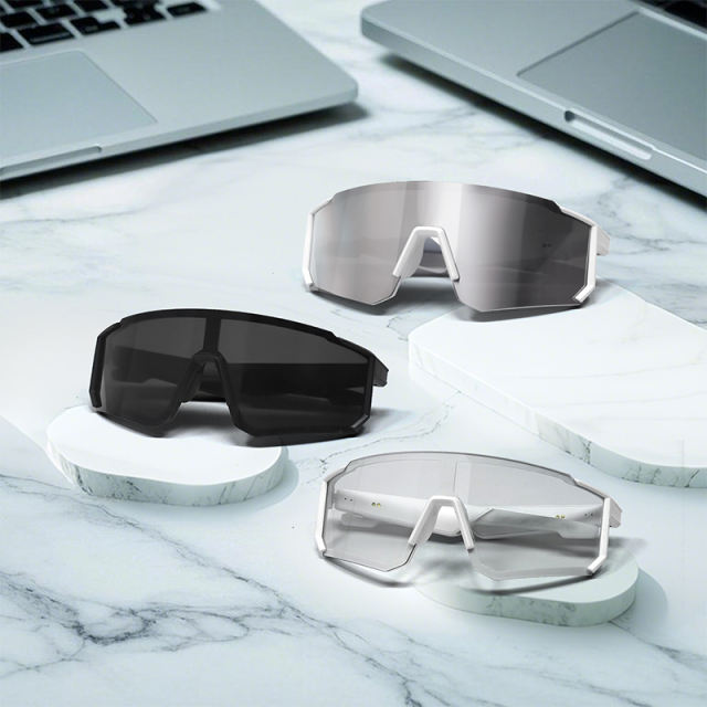 AI Smart Glasses – Bluetooth 5.4, Real-Time Translation, Remote Photo Capture, Voice Assistant, UV400 Outdoor Eyewear RC-SG002