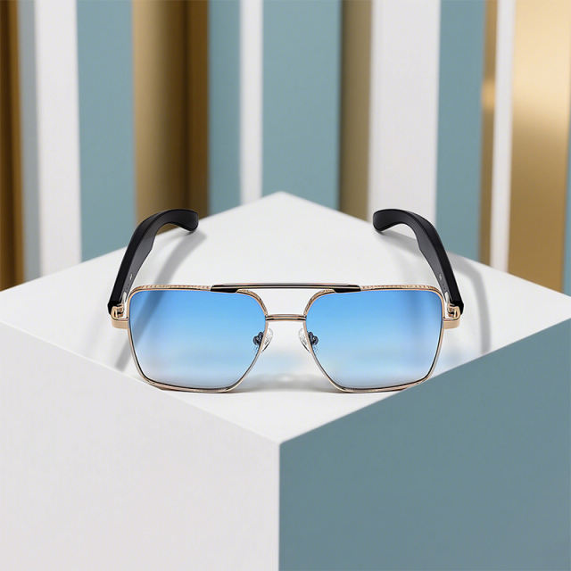 Smart AI Translator Bluetooth Sunglasses with Music Playback, Hands-Free Calling, UV400 Protection, Touch Control & Magnetic ChargingRC-SG008