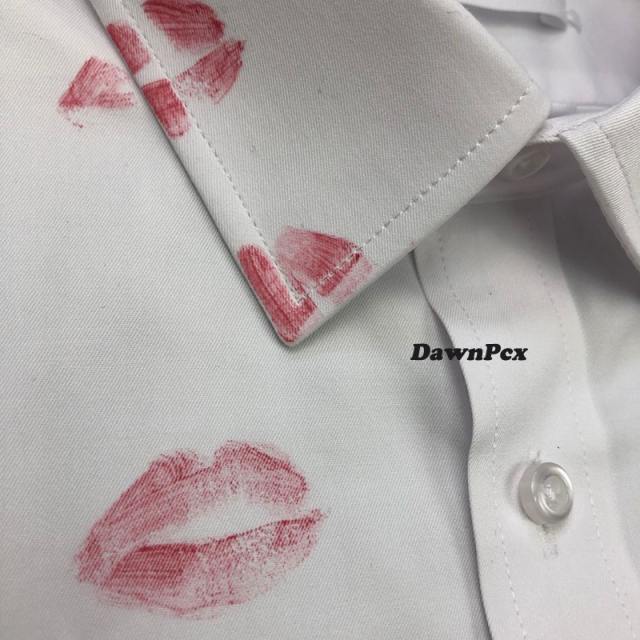 White casual shirt with red lip print