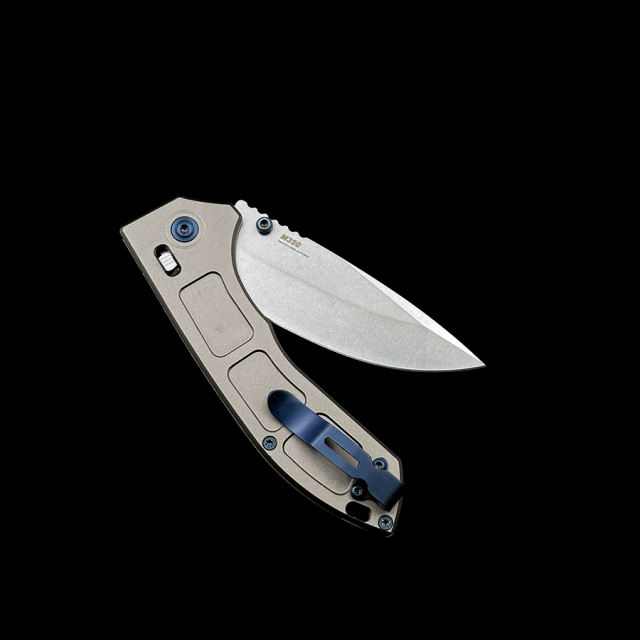 Benchmade 748 Narrows AXIS Folding Knife 3.43 M390 Satin Drop