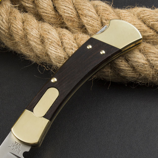 Classic style Buck 110 Automatic Knife (Sandalwood)