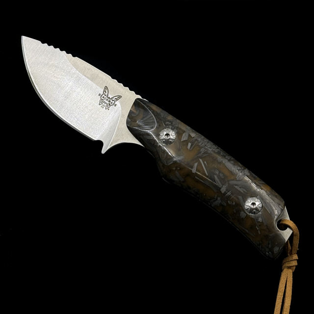 BM 15017-1 Hunt Hidden Canyon Hunter Fixed Blade Knife