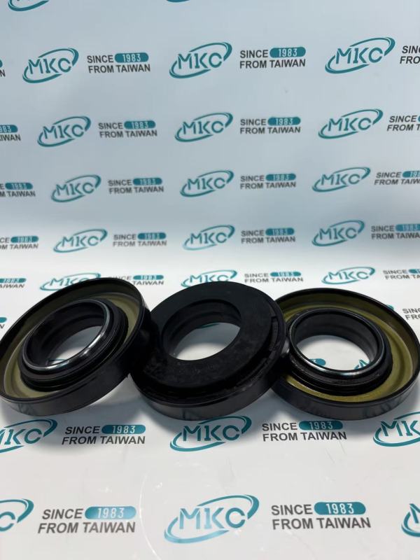 Harvester Track Roller Oil Seal 58813-16450MKC