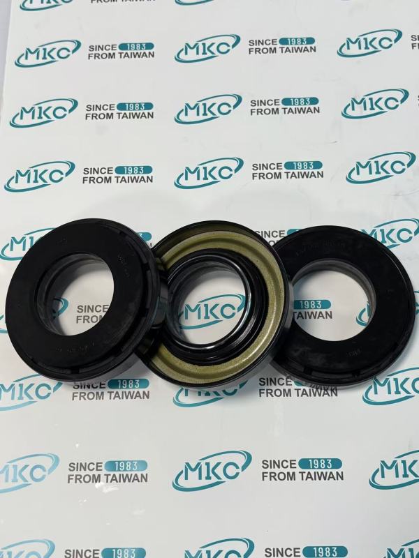 Harvester Track Roller Oil Seal 58813-16450MKC