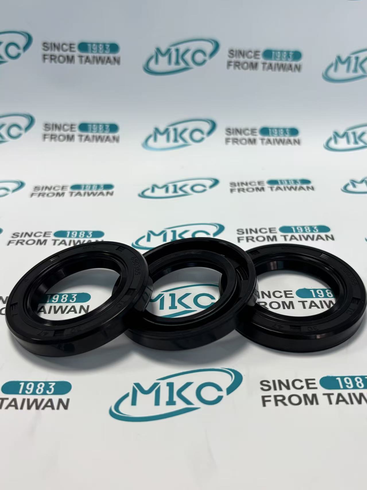 TC Oil Seal 09500-30478MKC OEM AE1692E