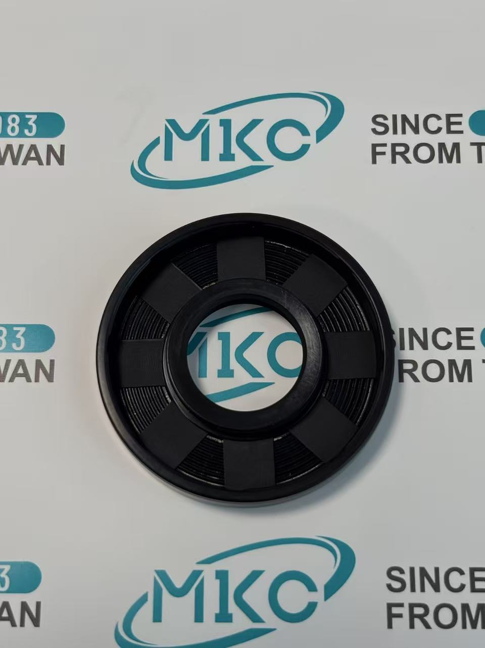 TC Oil Seal 09500-20477MKC 20*47*7