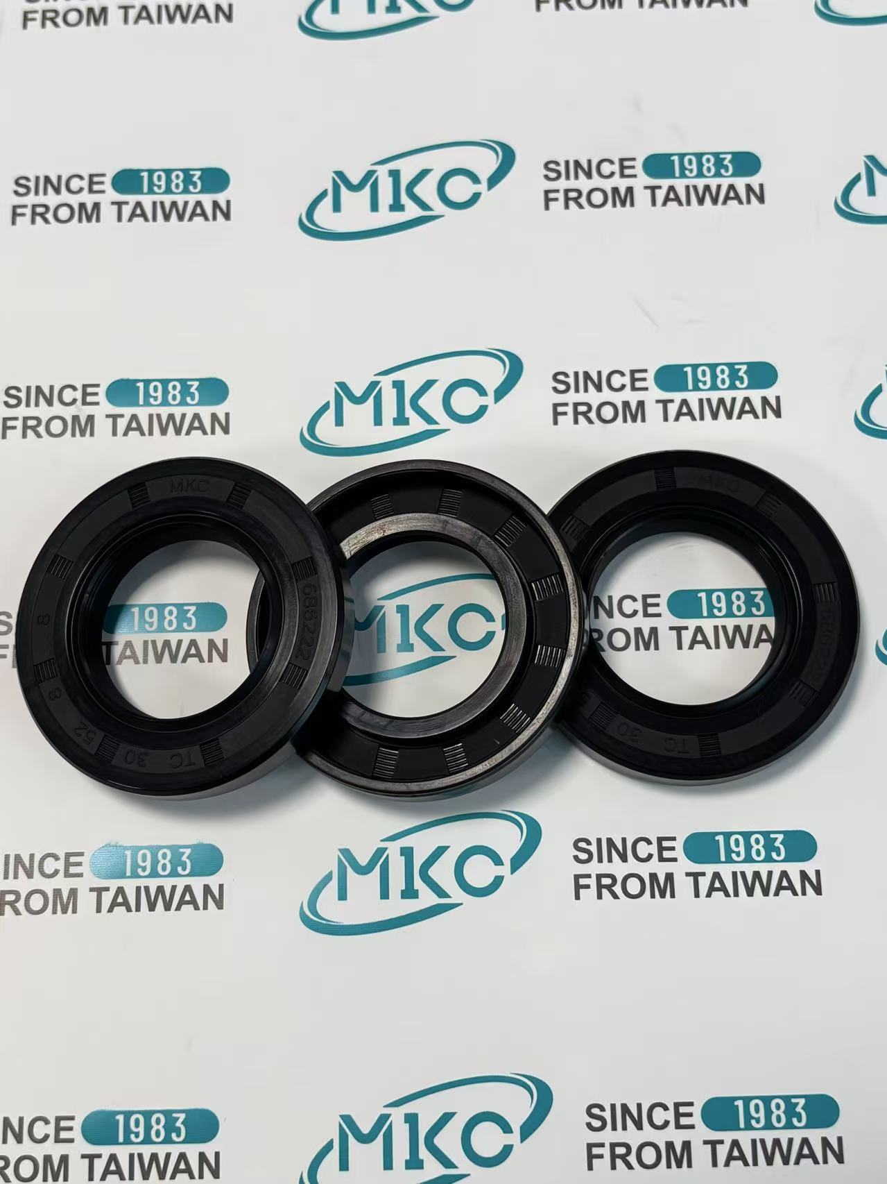 TC Oil Seal 09500-30528MKC OEM AE1720E