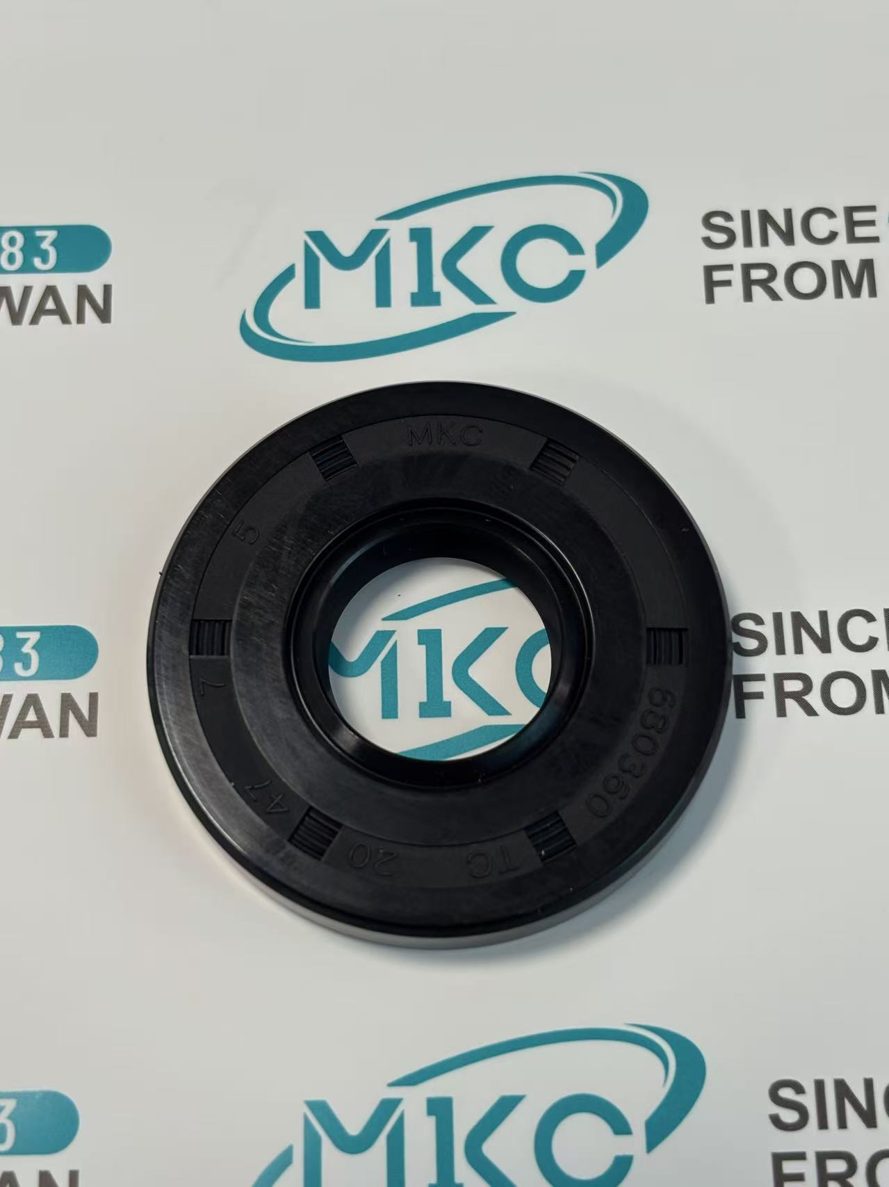 TC Oil Seal 09500-20477MKC 20*47*7