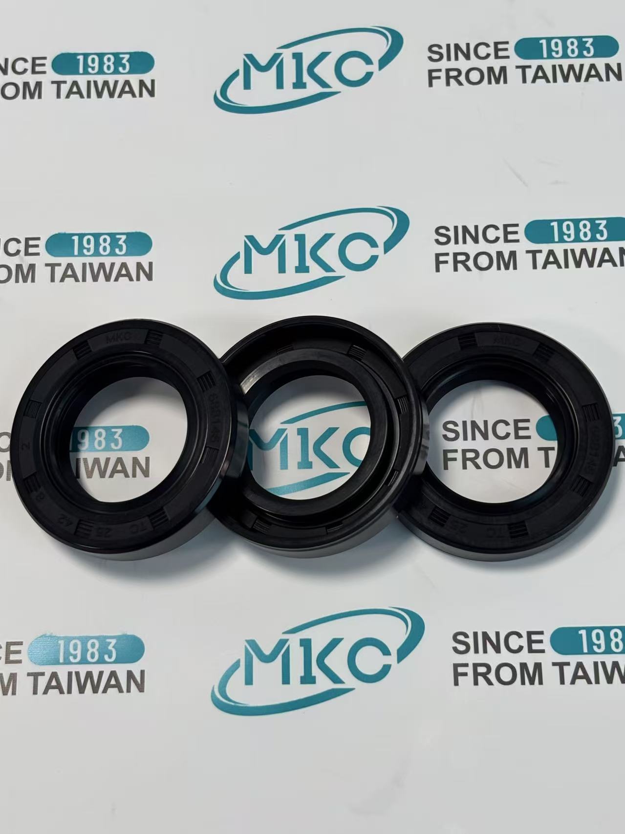 TC Oil Seal 09500-25428MKC OEM AE1322F