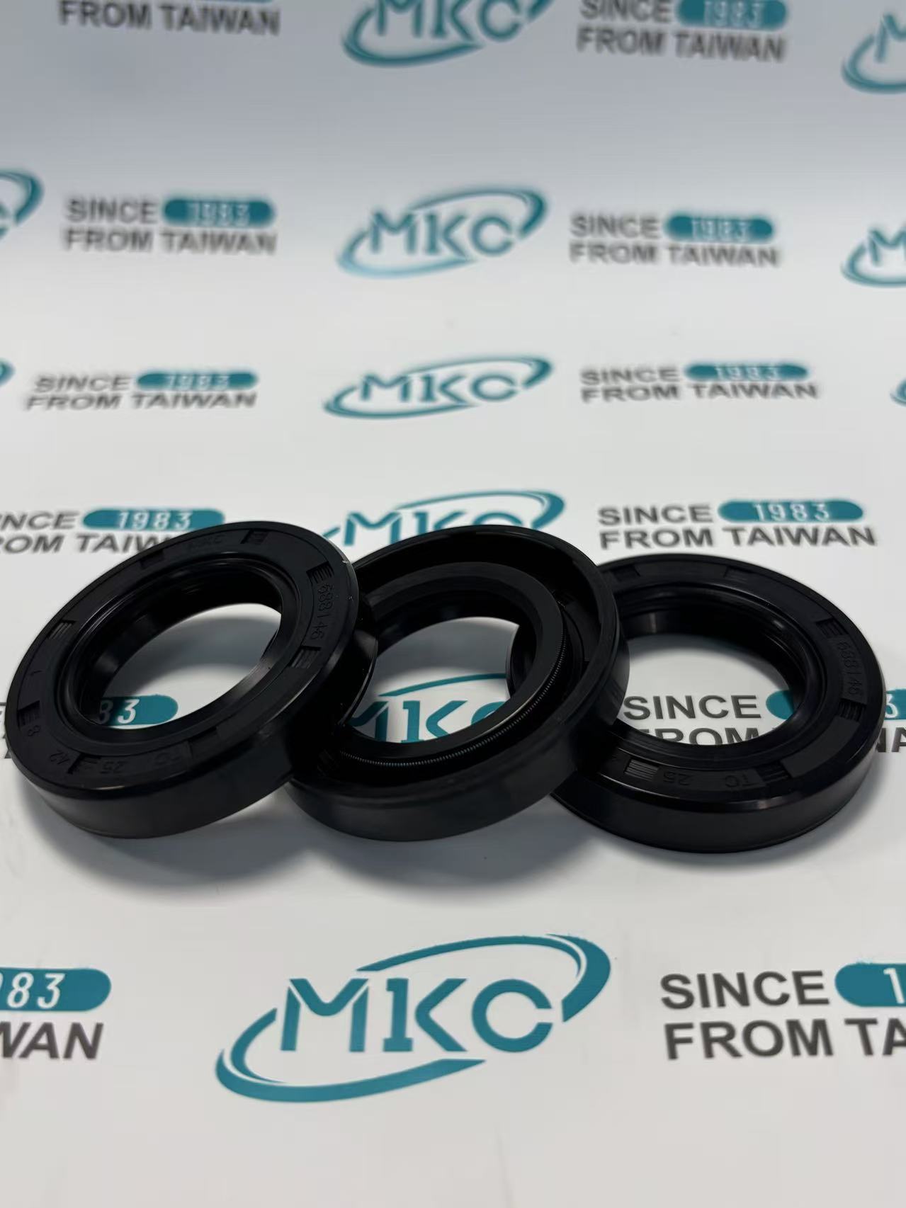 TC Oil Seal 09500-25428MKC OEM AE1322F