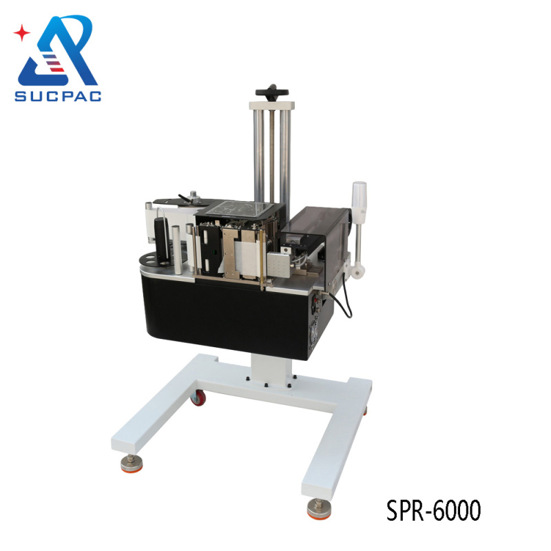 Automatic plane affixed labels or stickers labeling machine