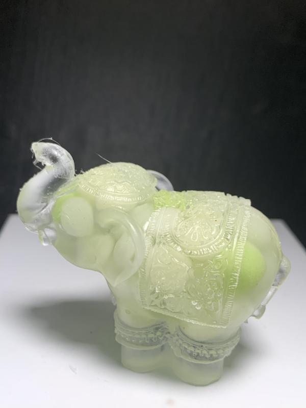 Elephant Natural crystal chips  epoxy resin synthetic handicrafts outside single hot selling