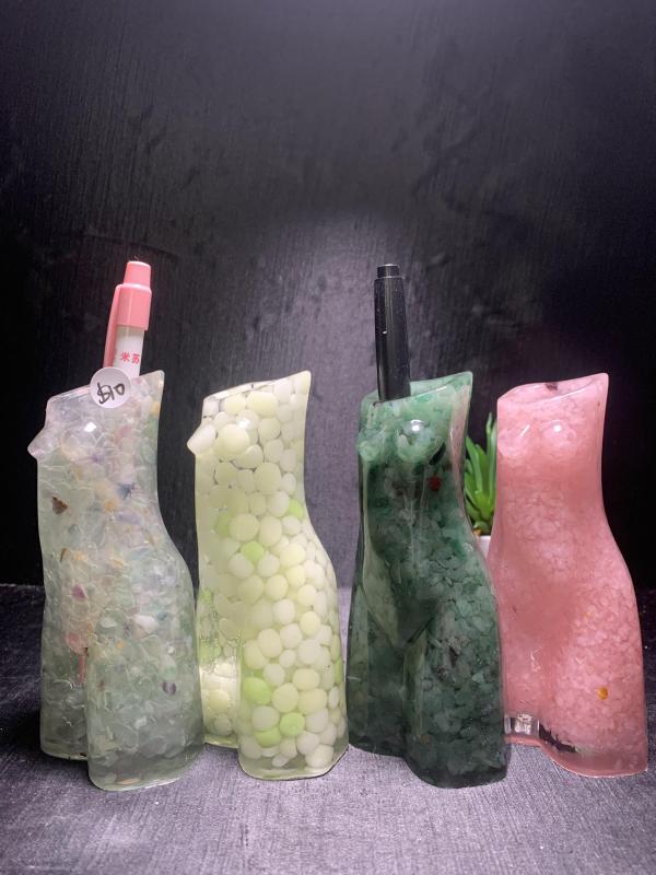 human body pen holder Natural crystal chips  epoxy resin synthetic handicrafts outside single hot selling