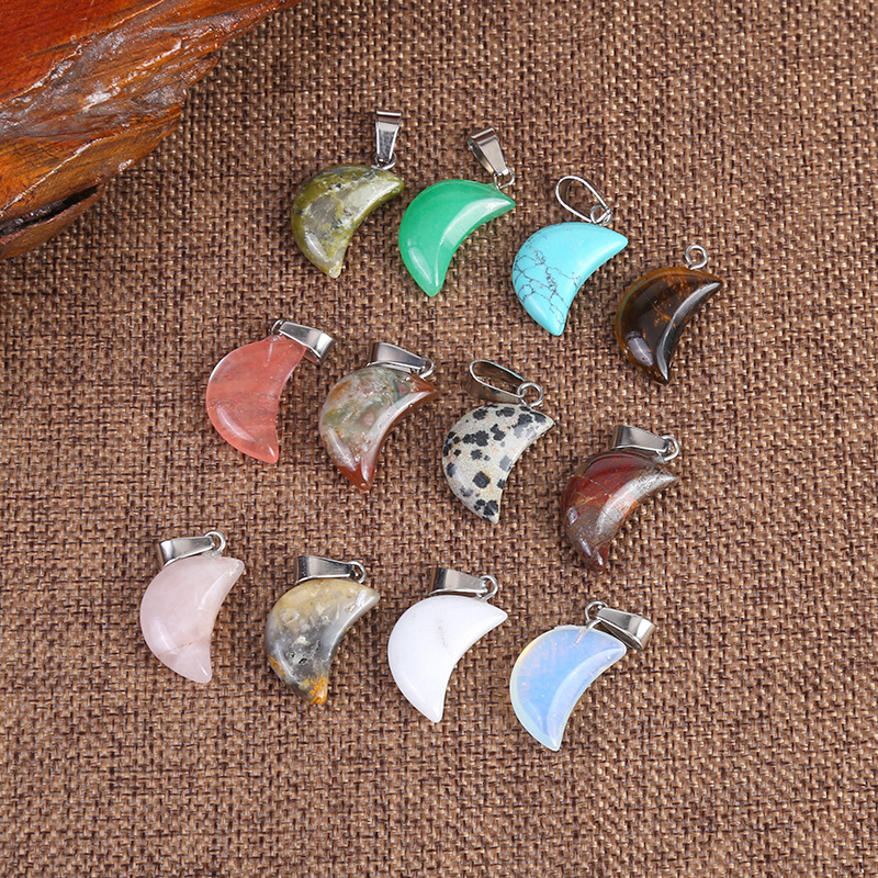 Outer single hot selling natural crystal stone moon shape pendant necklace mixed color crystal stone