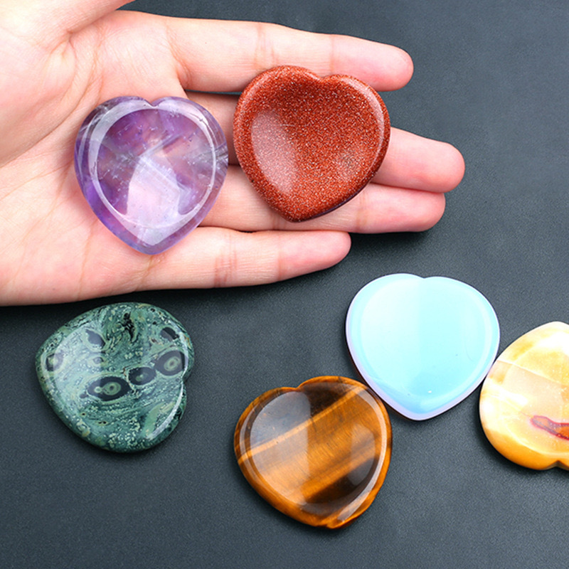 Outer single hot selling new natural crystal worry relief stone love semi-precious stone tumble