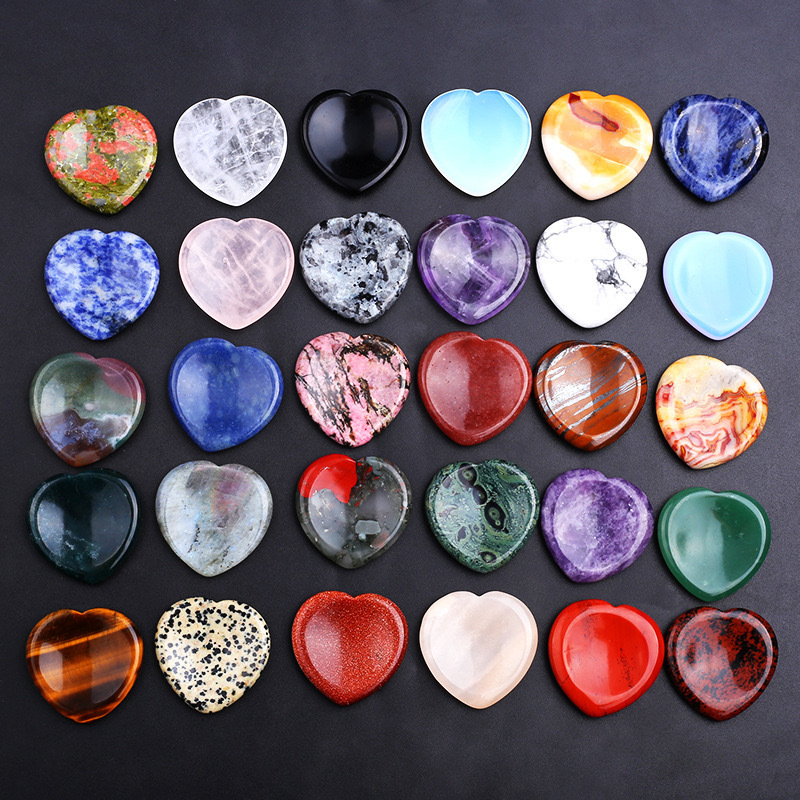 Outer single hot selling new natural crystal worry relief stone love semi-precious stone tumble