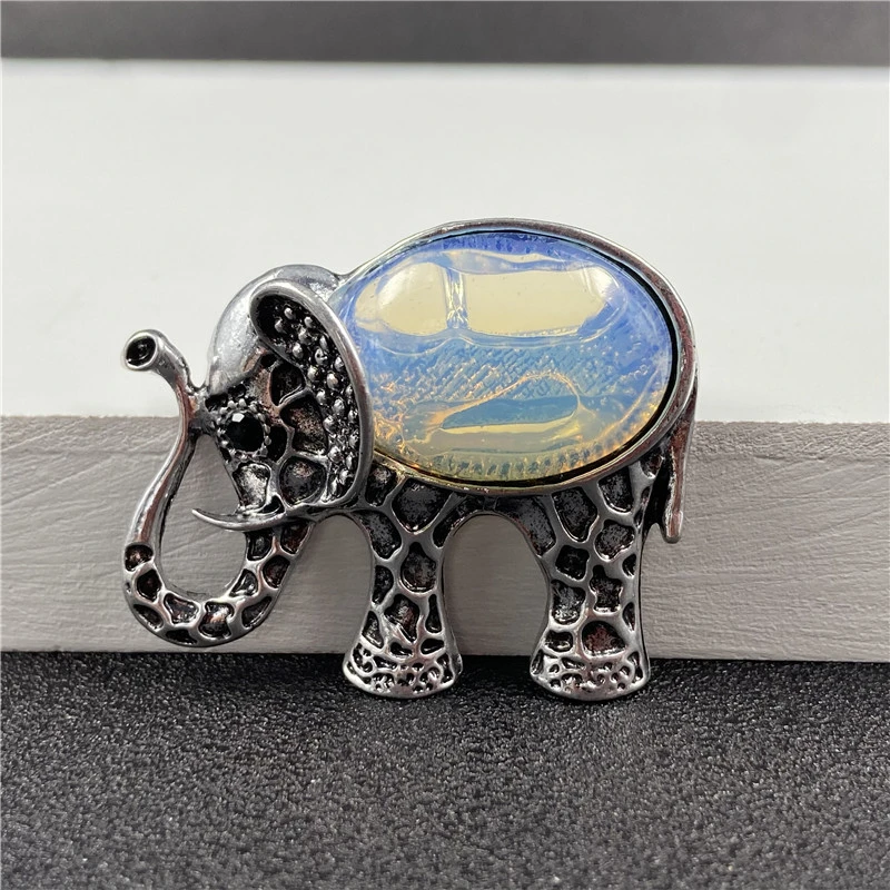 Outer single hot selling natural crystal animal pendant elephant colorful jewelry energy