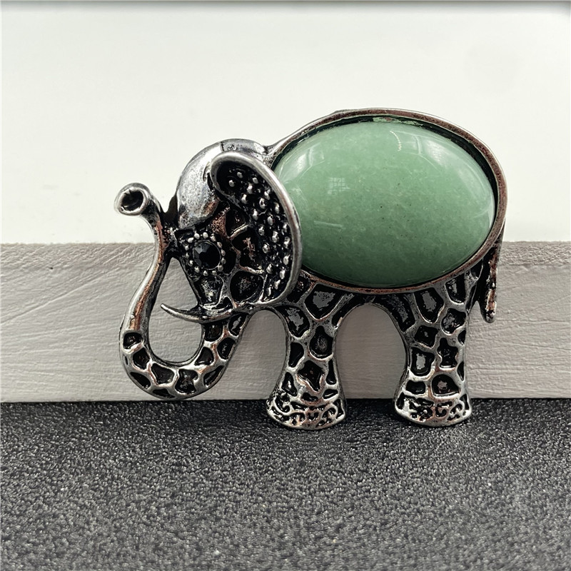 Outer single hot selling natural crystal animal pendant elephant colorful jewelry energy