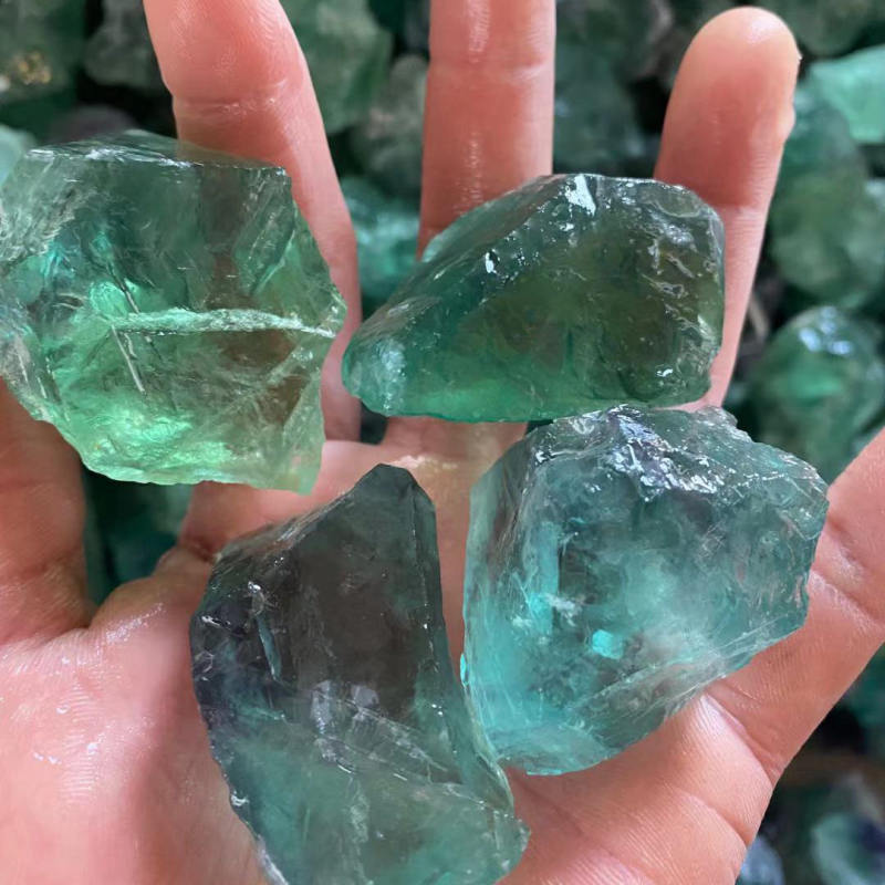 Outer single hot selling natural crystal raw stone backbone green fluorite chips DIY handmade accessories pendant ornaments