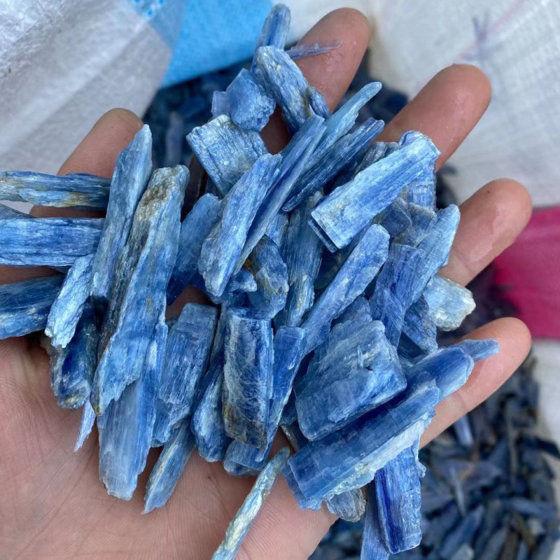 Outside single hot selling natural crystal rough blue crystal strip chips DIY handmade accessories pendant ornaments