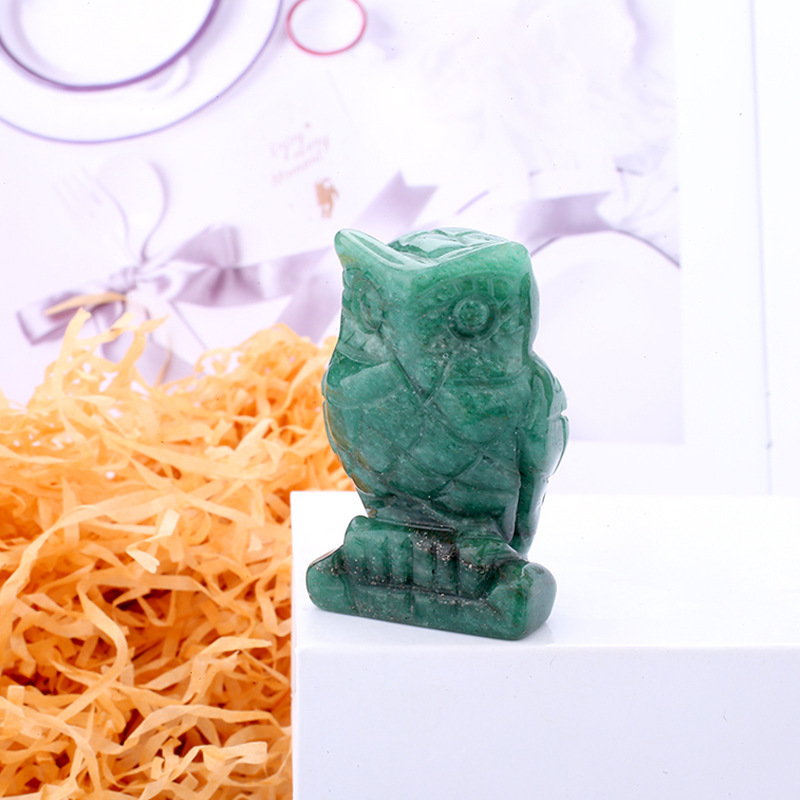 Outside single hot selling natural crystal animals carving pieces owl ornaments pendant power stone