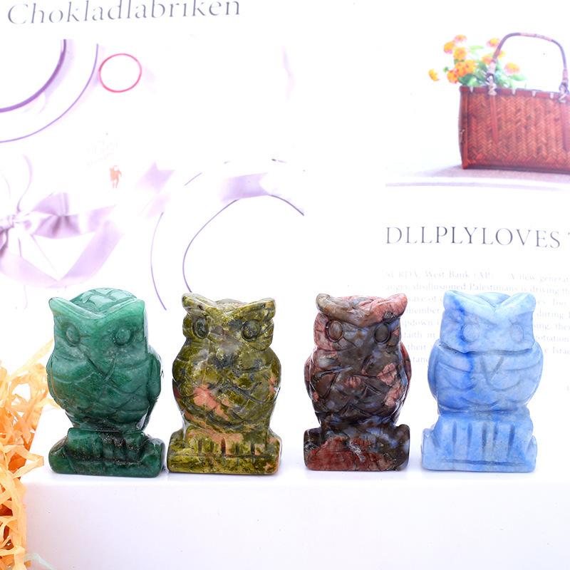 Outside single hot selling natural crystal animals carving pieces owl ornaments pendant power stone