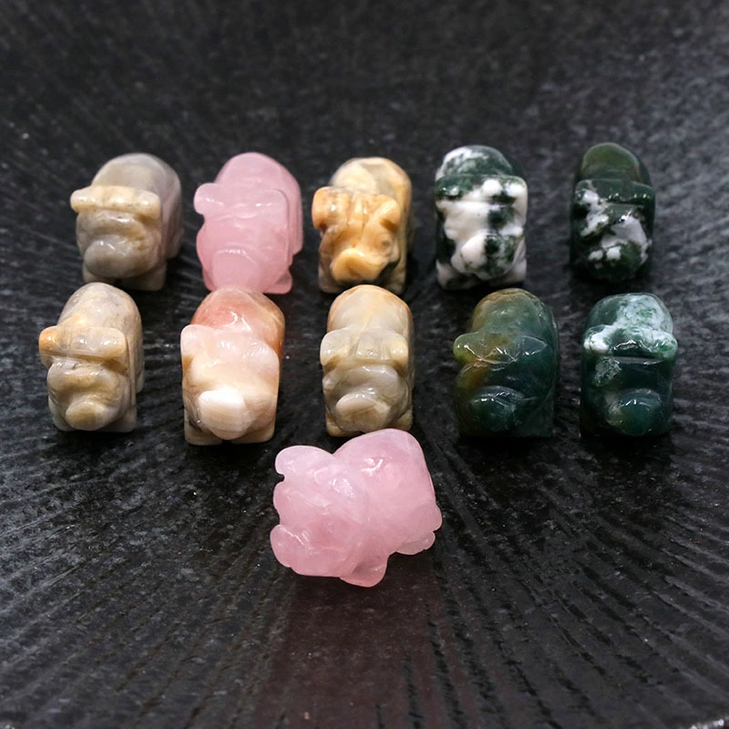 Outside single hot selling natural crystal animals carving pieces piglet ornaments pendant power stone