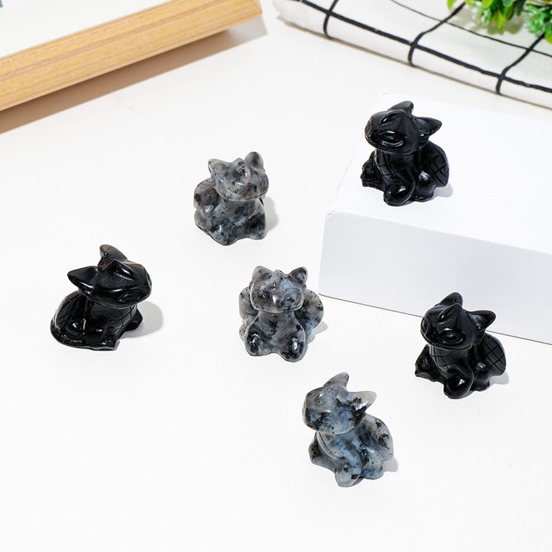 Outside single hot selling natural crystal animals carving pieces toothless ornaments pendant power stone