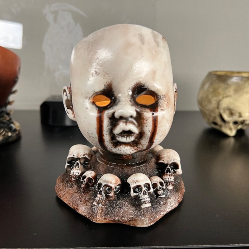 Outsourcing Hot Sale Halloween Horror Doll Glowing Resin Fun Decoration Wall Hanging Ornament