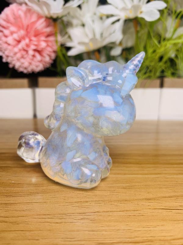 unicorn Natural crystal chips  epoxy resin synthetic handicrafts outside single hot selling