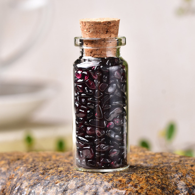 Hot selling jade roller ball crushed stone glass bottle natural semi-precious stone ball bottle