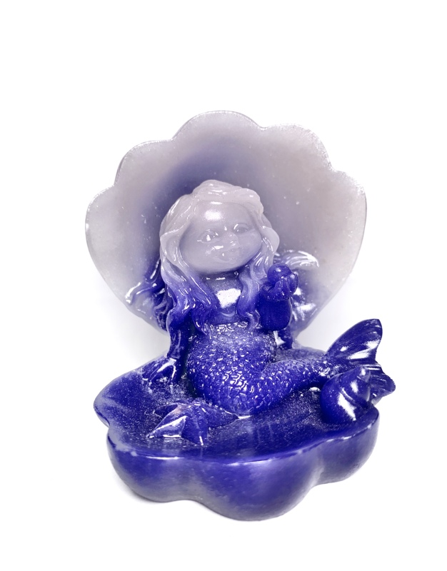 Hot Selling Glow-in-the-Dark Resin baby mermaid and starfish