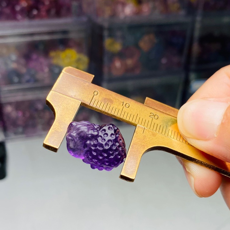 Color Fluorite Carving Strawberry Rabbit