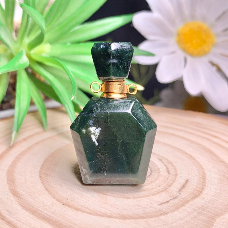 Hot selling jade crystal perfume bottle small capacity perfume aromatherapy bottle jade perfume bottle pendant