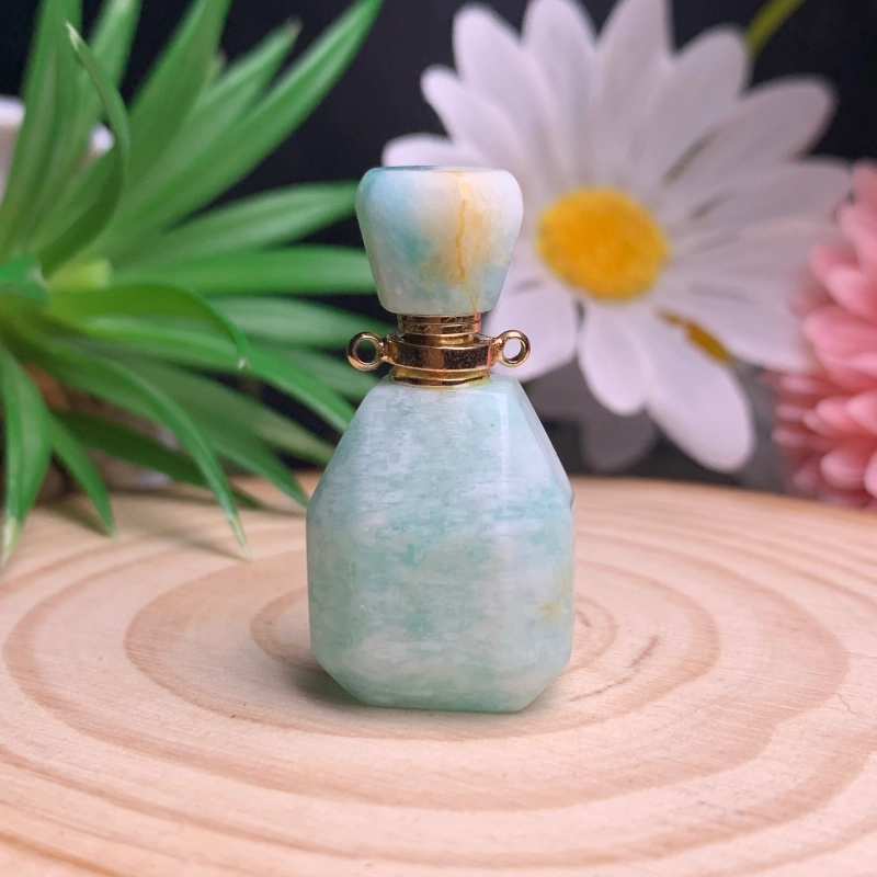 Hot selling jade crystal perfume bottle small capacity perfume aromatherapy bottle jade perfume bottle pendant