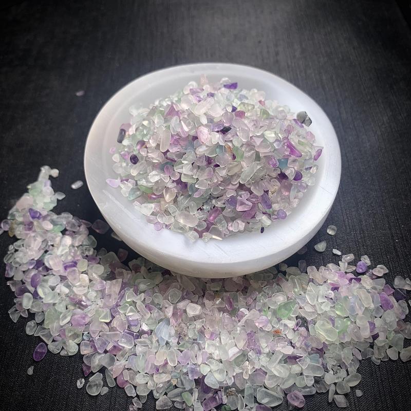 Foreign single hot selling natural crystal chips, jade chips, demagnetizer chips wholesale