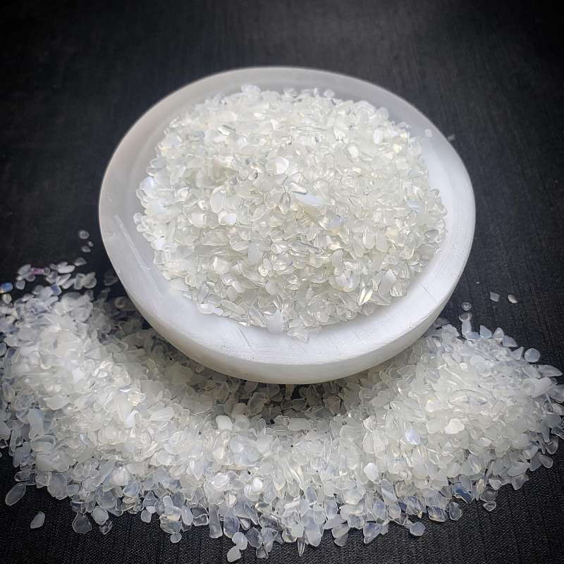 Foreign single hot selling natural crystal chips, jade chips, demagnetizer chips wholesale